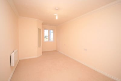 Flat Wellington Avenue in Princes Risborough