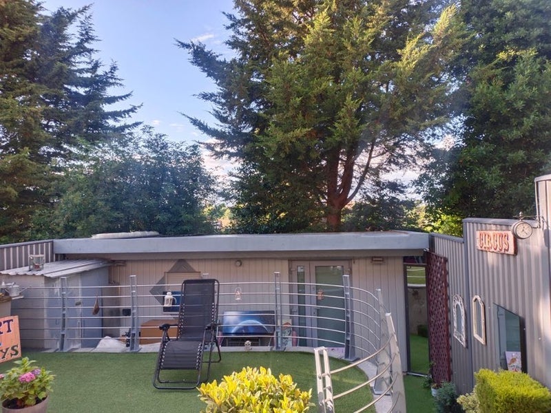 Room Whitlock Drive in Greater London