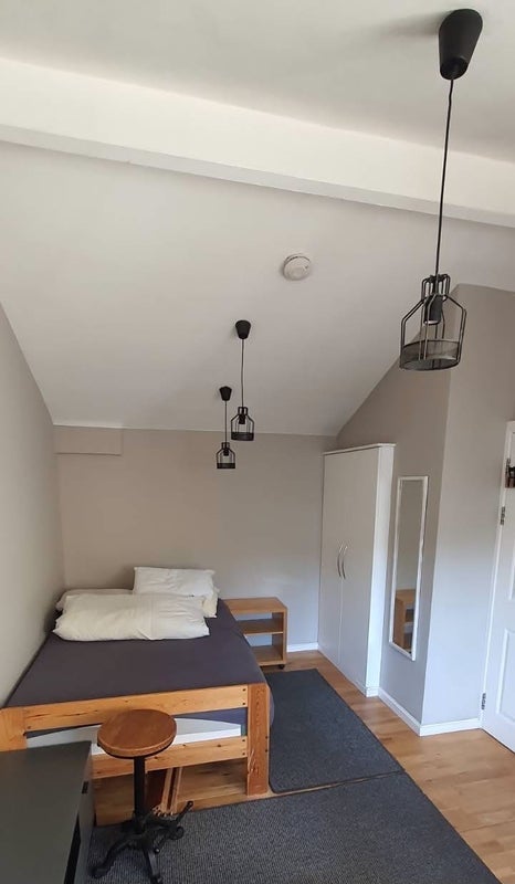 Room Whitlock Drive in Greater London