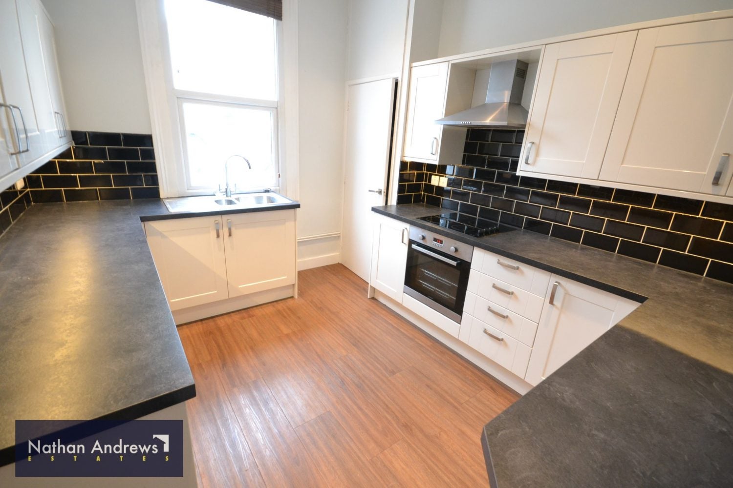 Flat Bramley Road in Greater London
