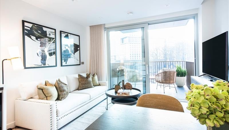 Flat TOTTERIDGE COMMON in London