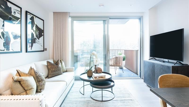 Flat TOTTERIDGE COMMON in London