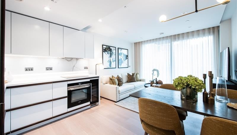 Flat TOTTERIDGE COMMON in London