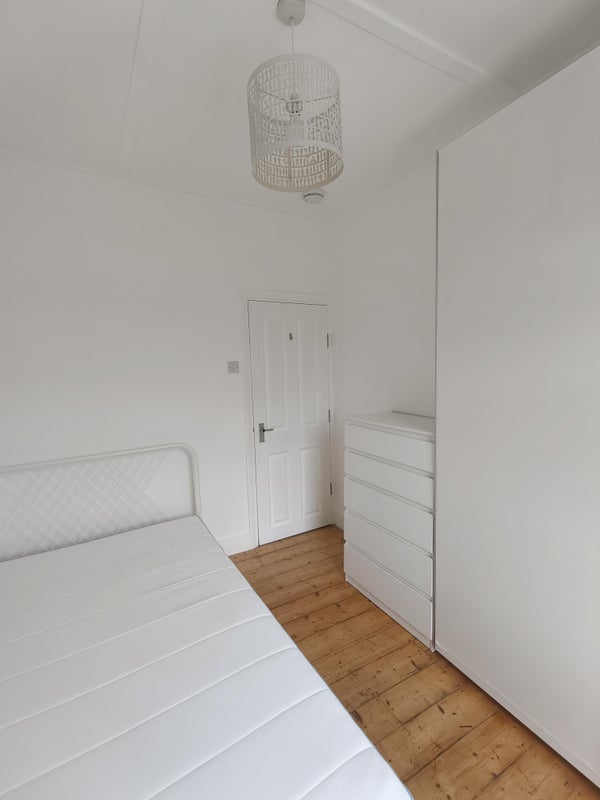 Room Corsehill Street in Greater London
