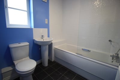 Room Saxon Way in Great Denham