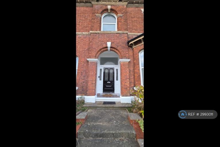 Flat Manchester Road in Southport