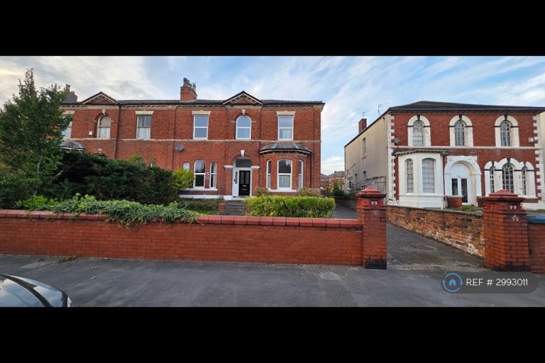 Flat Manchester Road in Southport