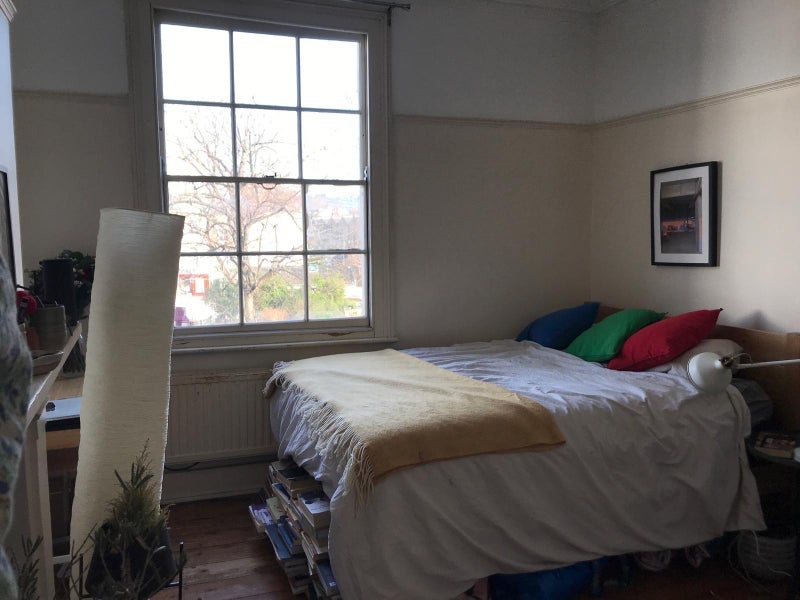 Flat Dunford Road in Greater London
