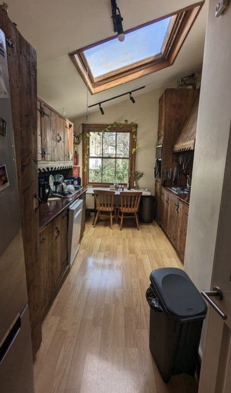 Flat Dunford Road in Greater London