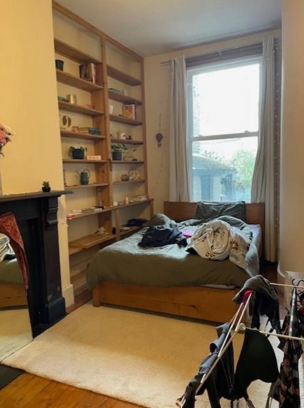 Flat Dunford Road in Greater London