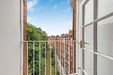 Flat St John's Wood Road in City of Westminster
