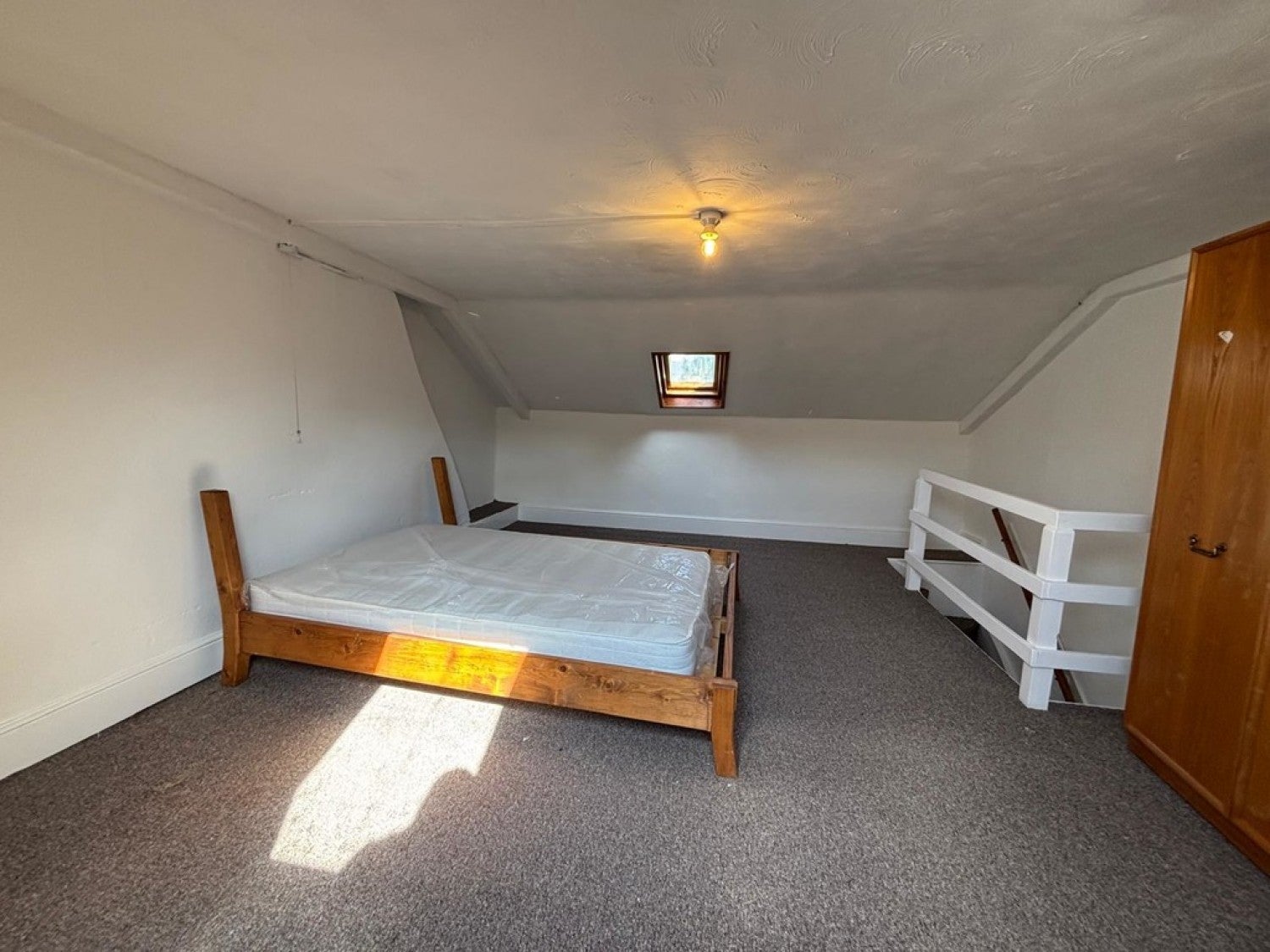 Room Glovers Walk in Yeovil