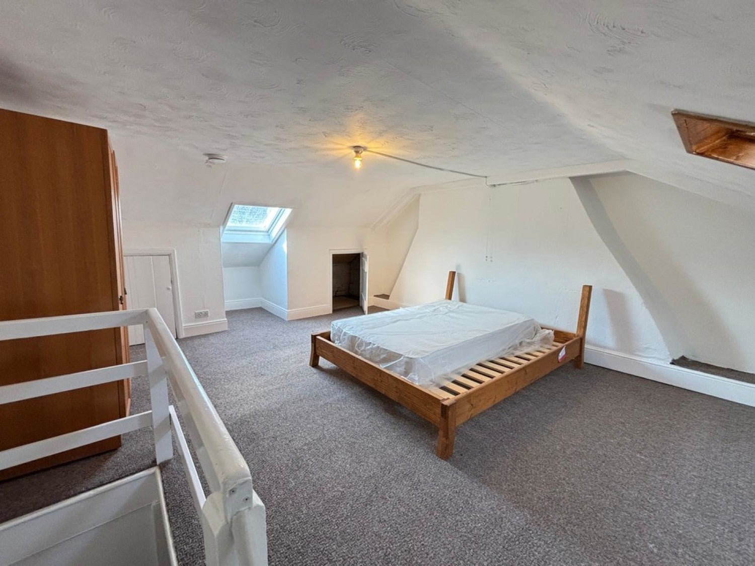 Room Glovers Walk in Yeovil