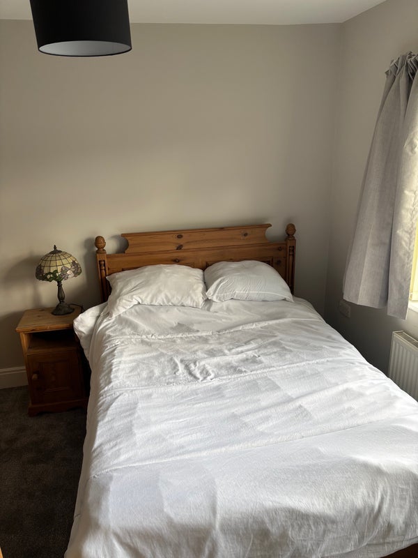 Room West View Avenue in Bradford