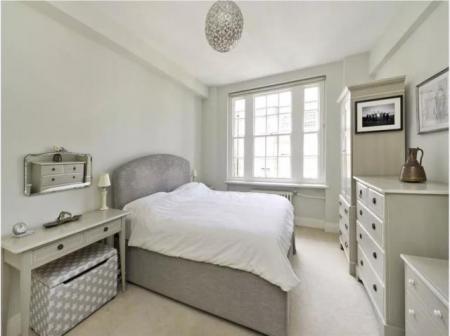 Flat Kensington Park Road in Greater London