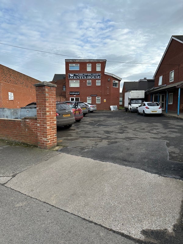 Room Newlands Road in Middlesbrough