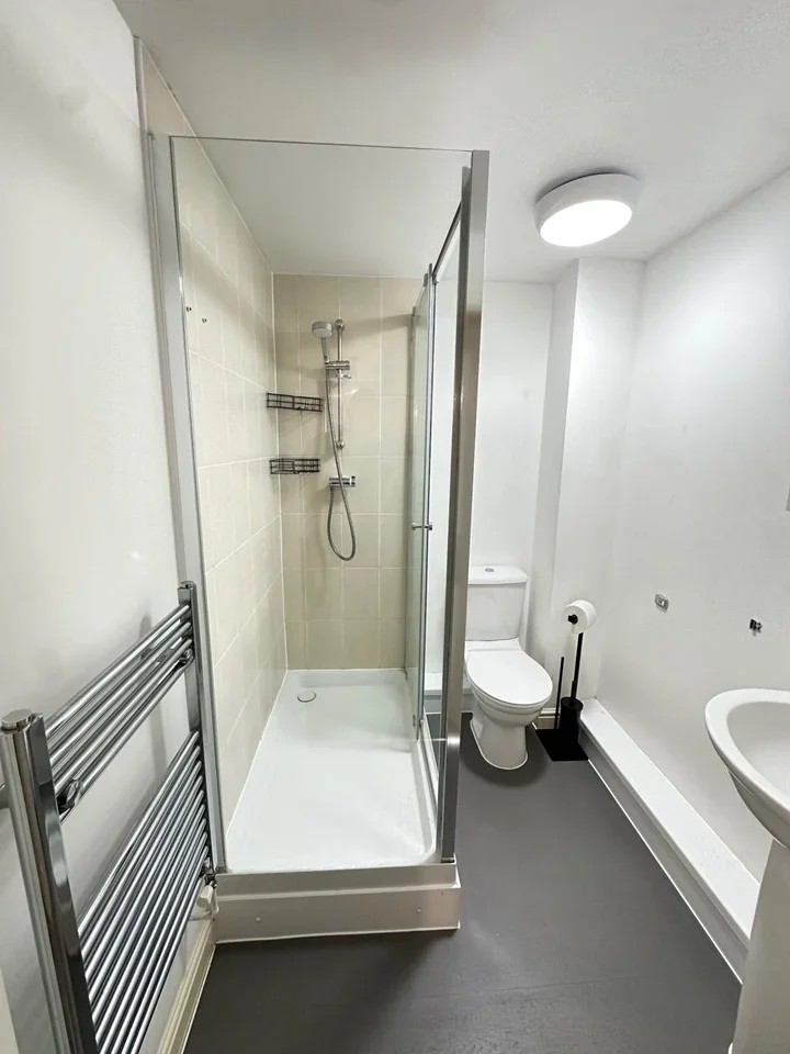 Room Cockram Road in Watford