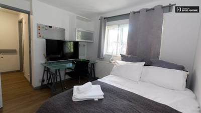 Room Joshua Street in Greater London