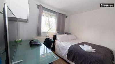Room Joshua Street in Greater London