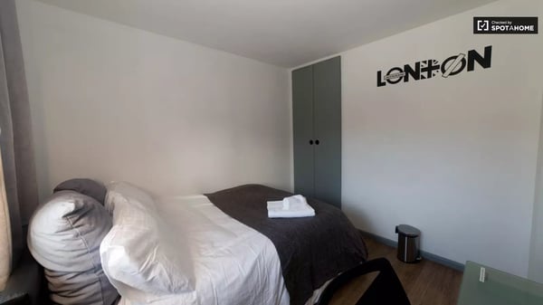 Room Joshua Street in Greater London