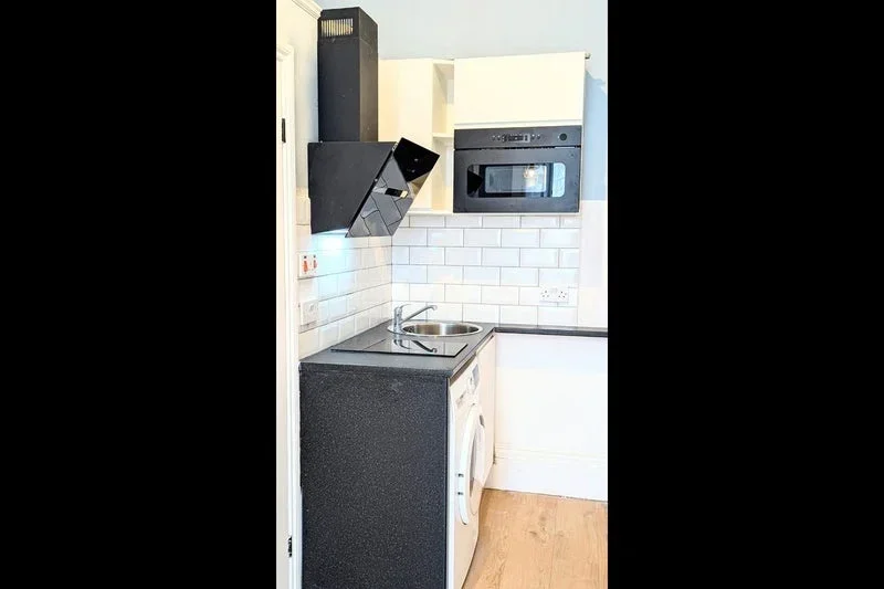 Flat Kensington Gardens Square in City of Westminster