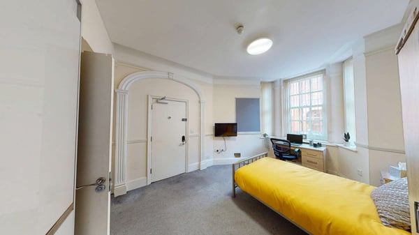 Room Cornwall Street in Birmingham