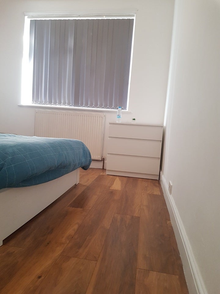 Room Worton Road in Greater London