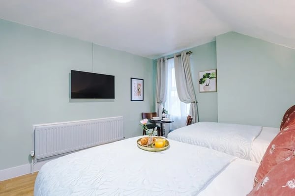 Room Park Drive in Royal Leamington Spa