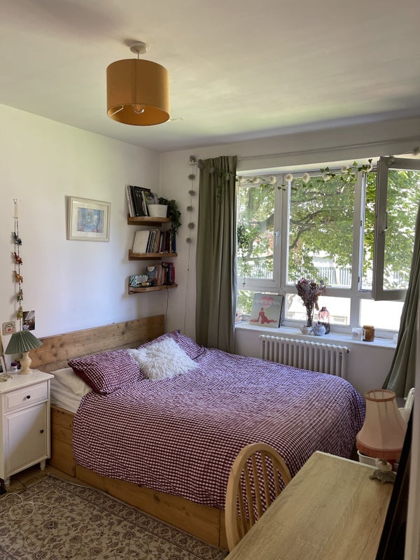 Room Retreat Place in Greater London
