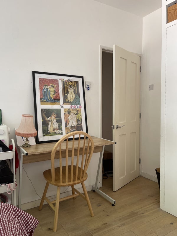 Room Retreat Place in Greater London