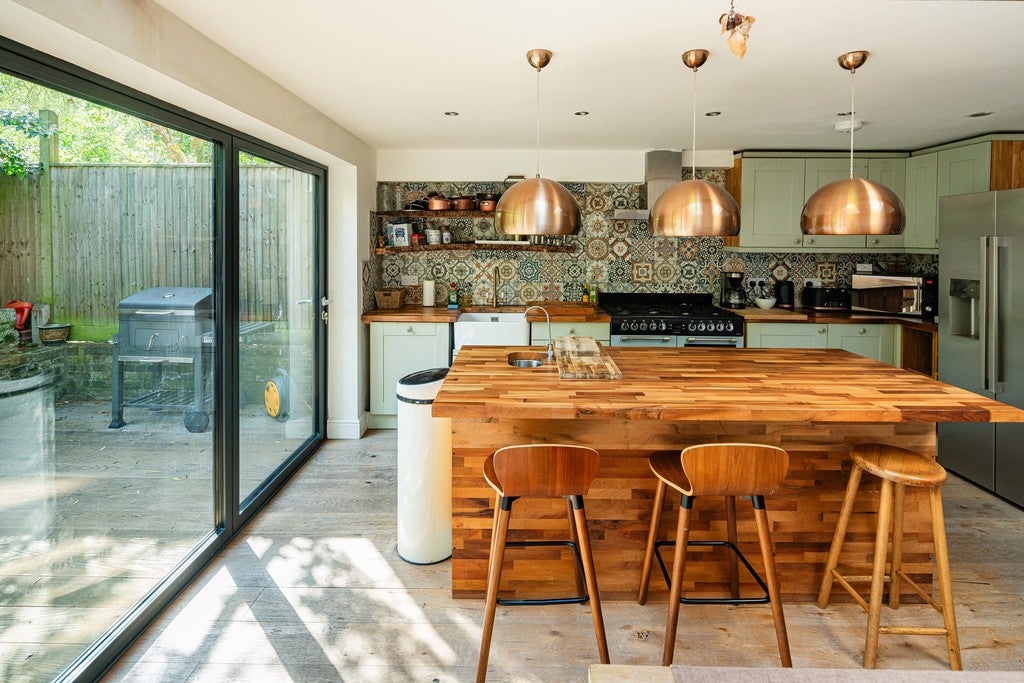 House Caspian Street in Greater London