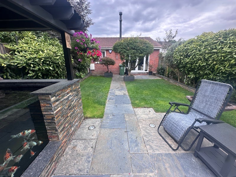 Flat Butterfield Close in Bristol