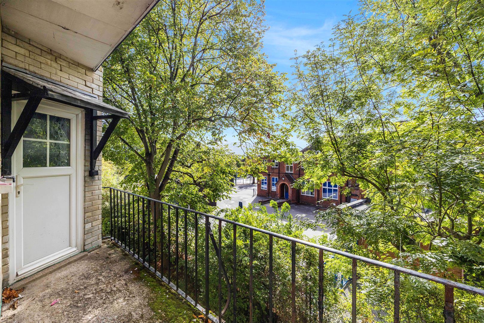 Flat West Barnes Lane in Greater London