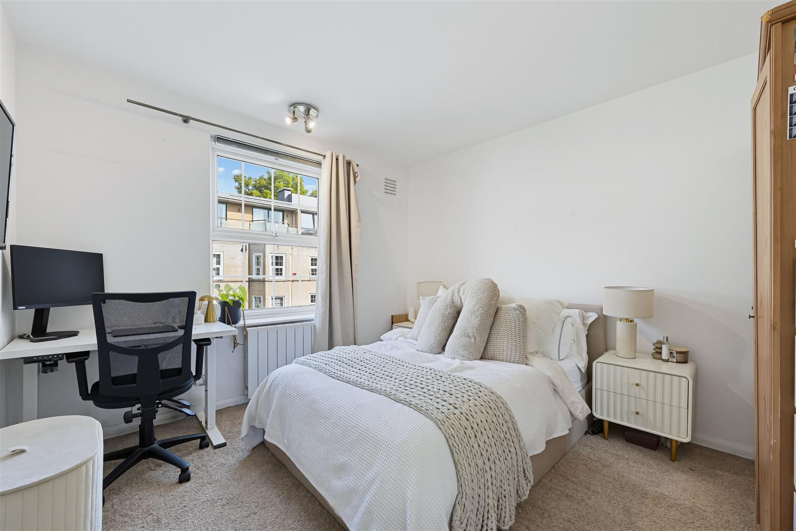 Flat West Barnes Lane in Greater London