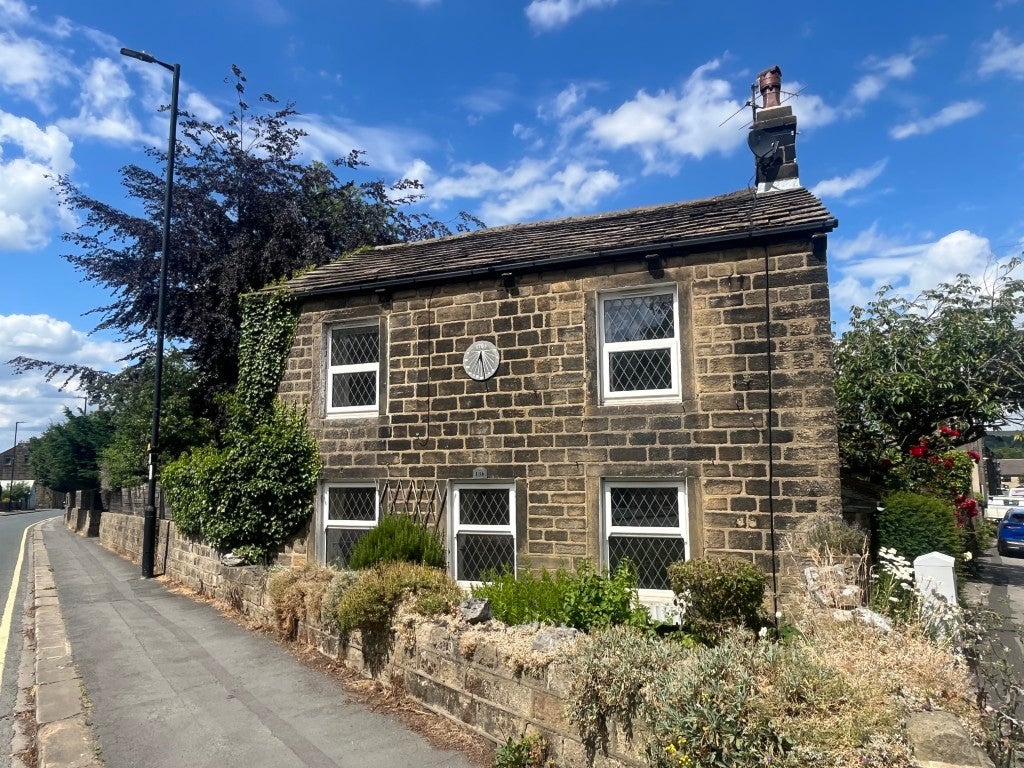 House Main Street in Bradford
