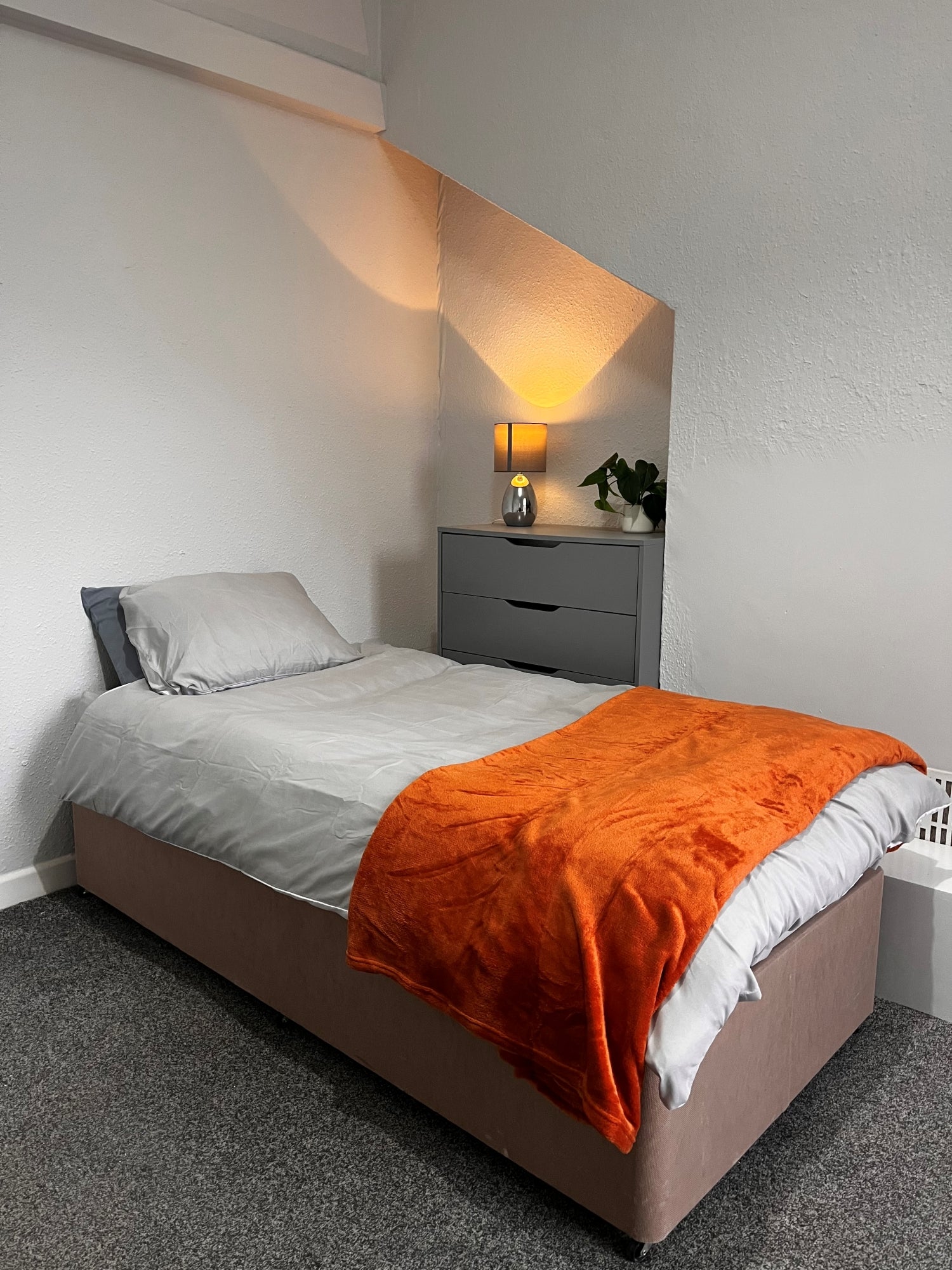 Room Bournemouth Road in Poole