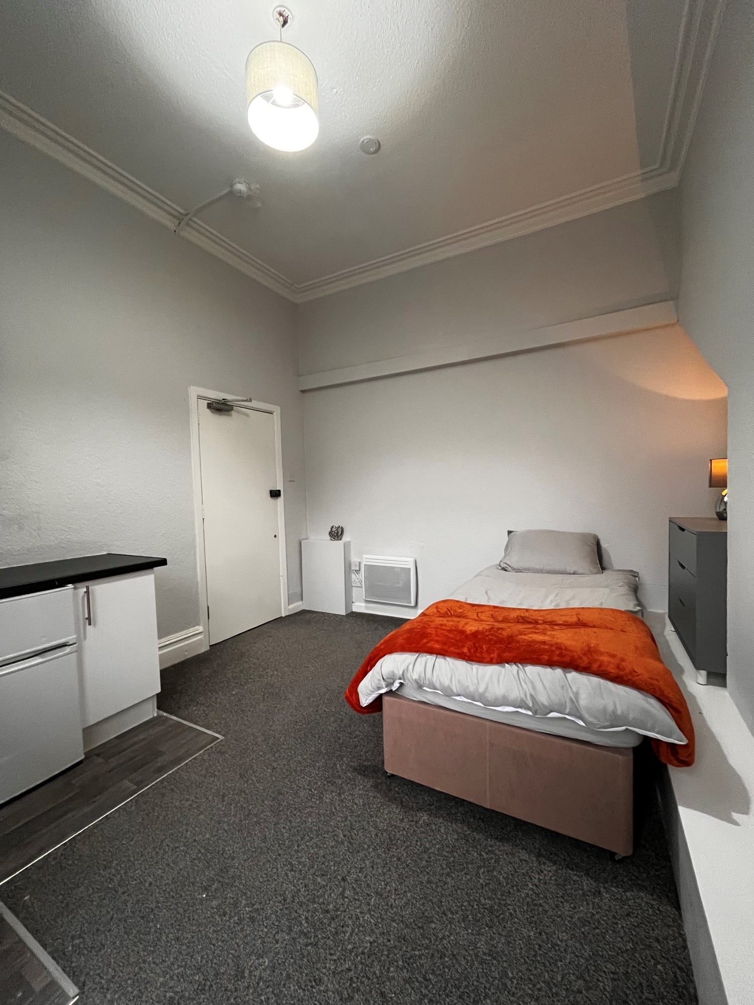 Room Bournemouth Road in Poole