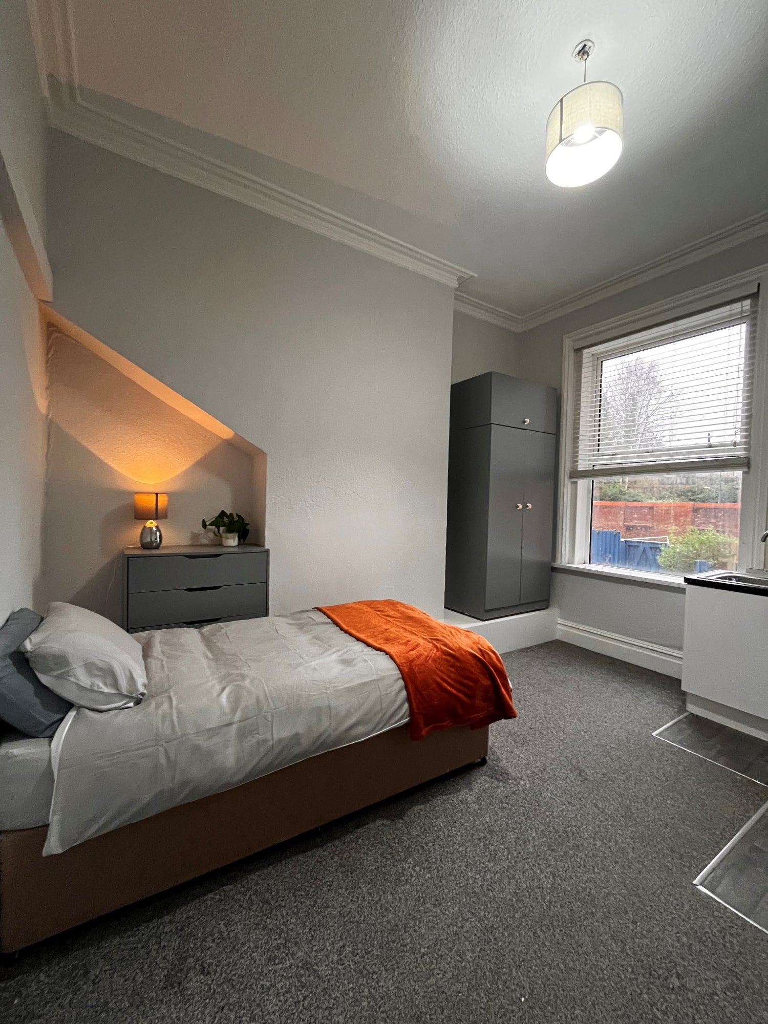 Room Bournemouth Road in Poole