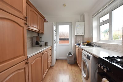 House Hopgarden Close in St Leonards