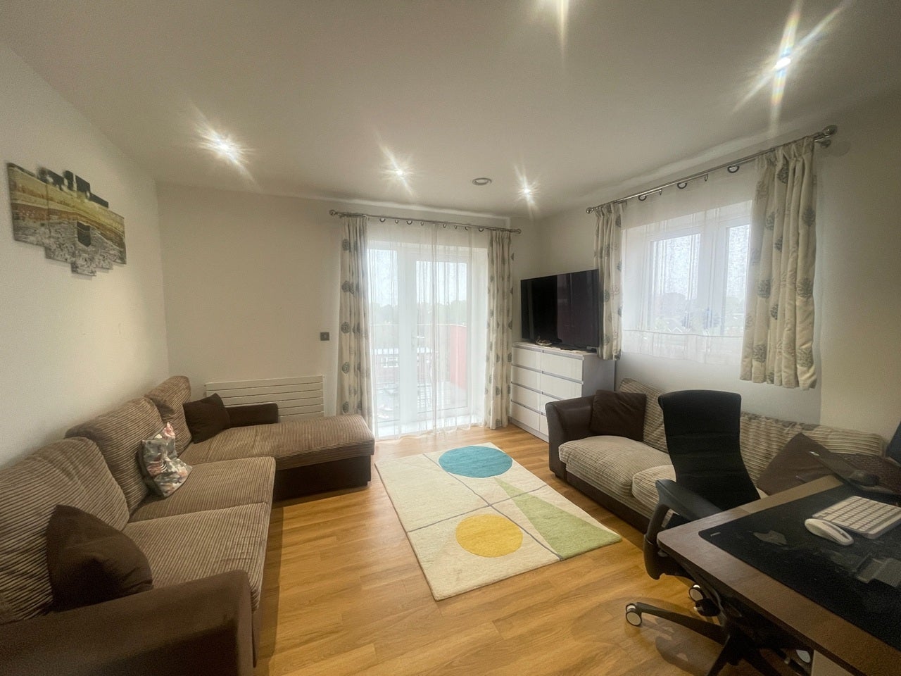 Flat Cezanne Road in Greater London
