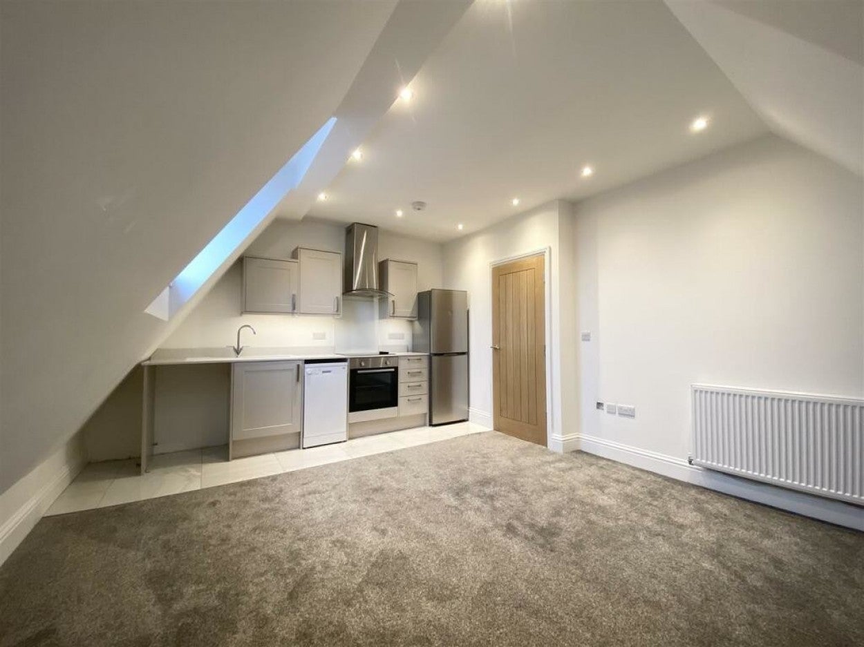 Flat Long Lane in Kirklees
