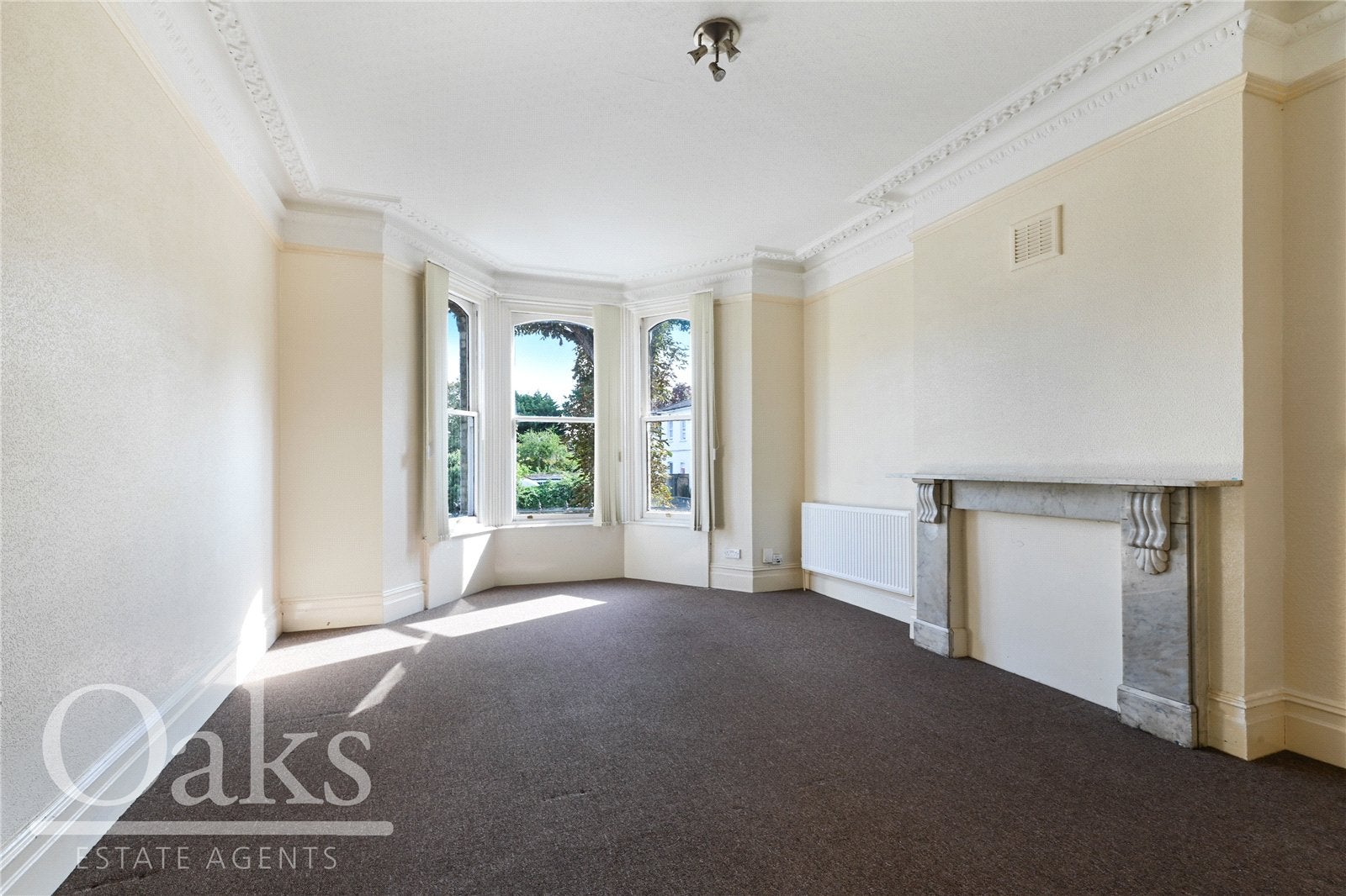 Flat Canning Road in Greater London