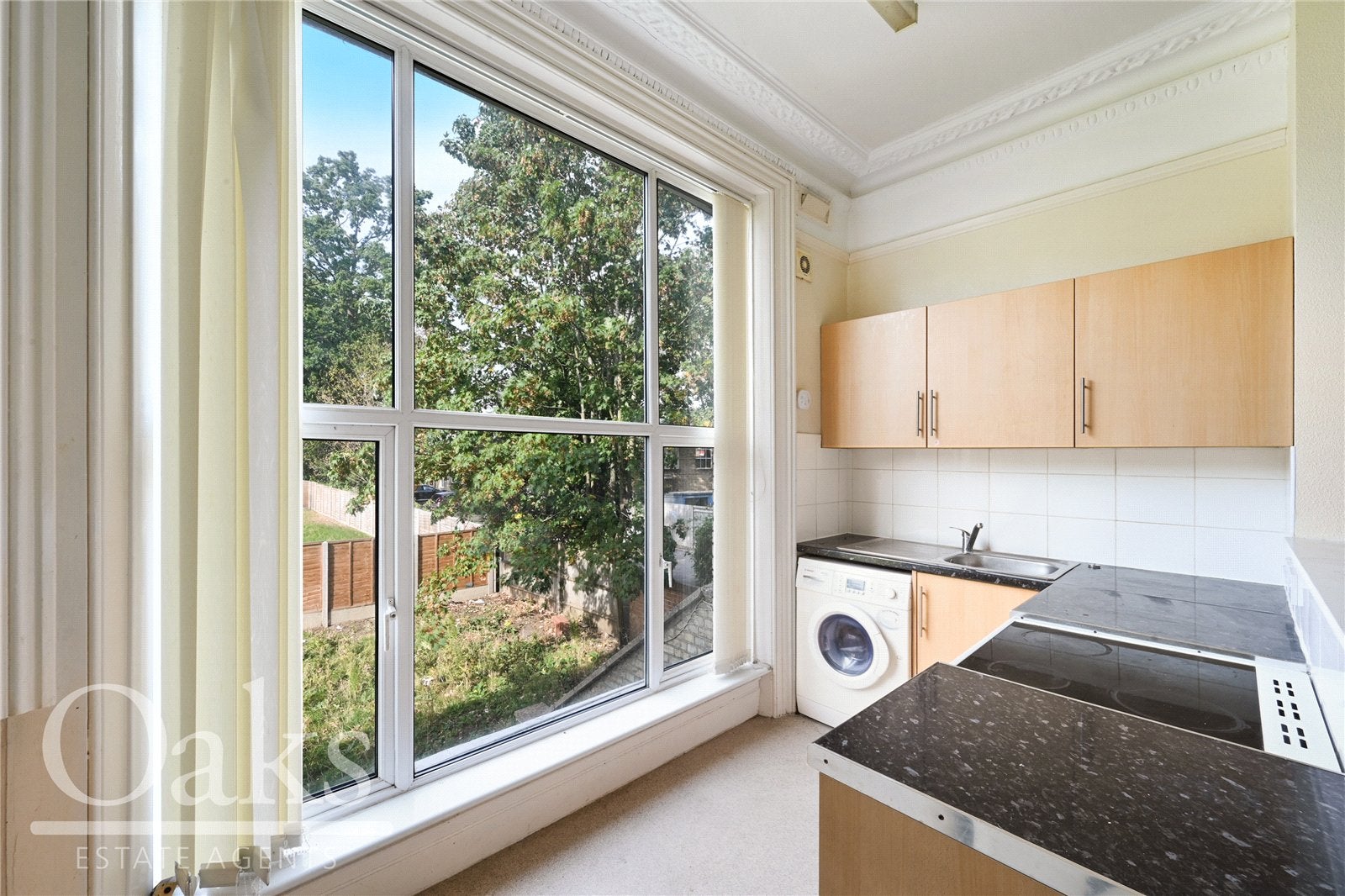 Flat Canning Road in Greater London