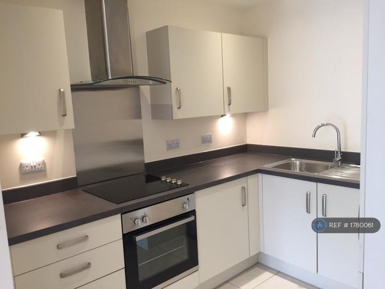 Flat Leighton Road in Leighton Buzzard