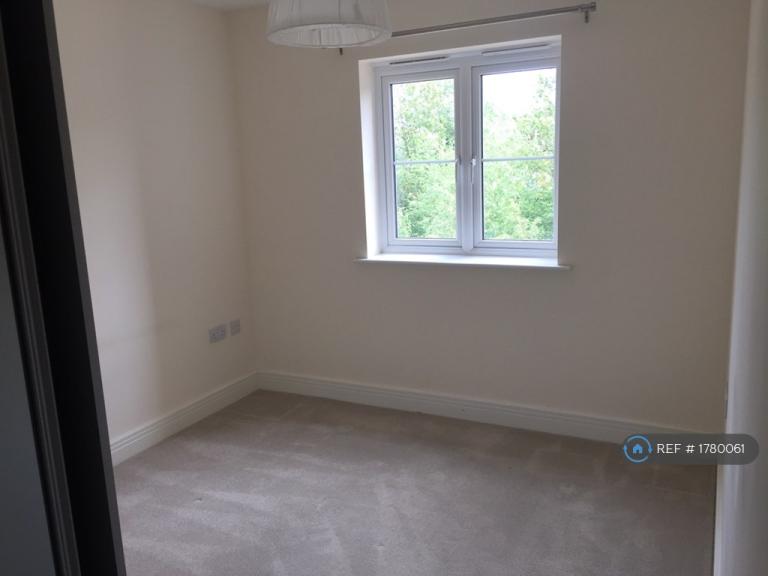 Flat Leighton Road in Leighton Buzzard