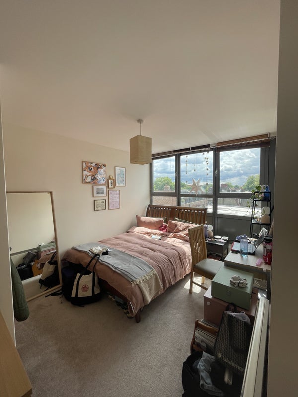 Room New Park Road in Greater London