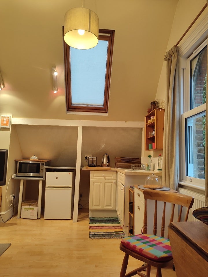 Room Barry Road in Greater London