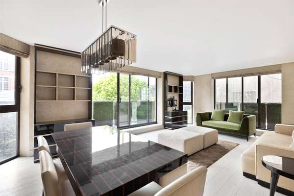 Flat Windsor Way in Greater London