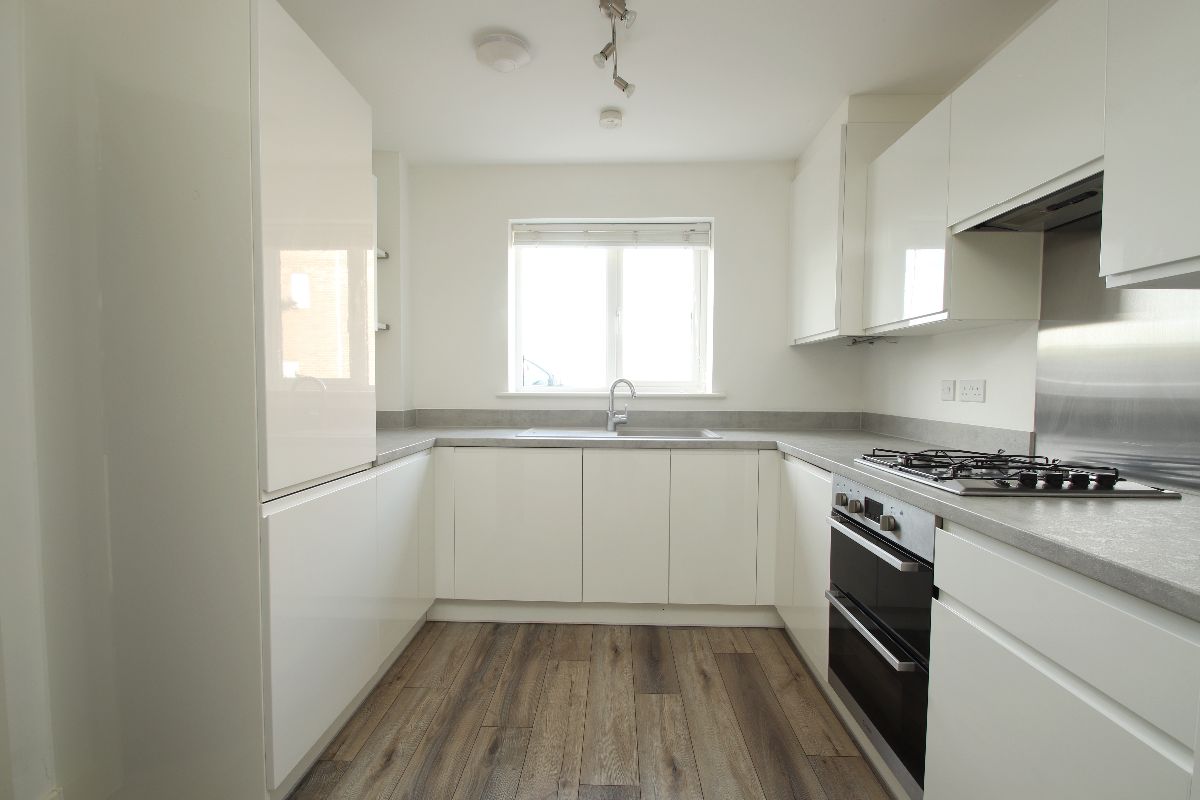 House Bootes Close in Manston