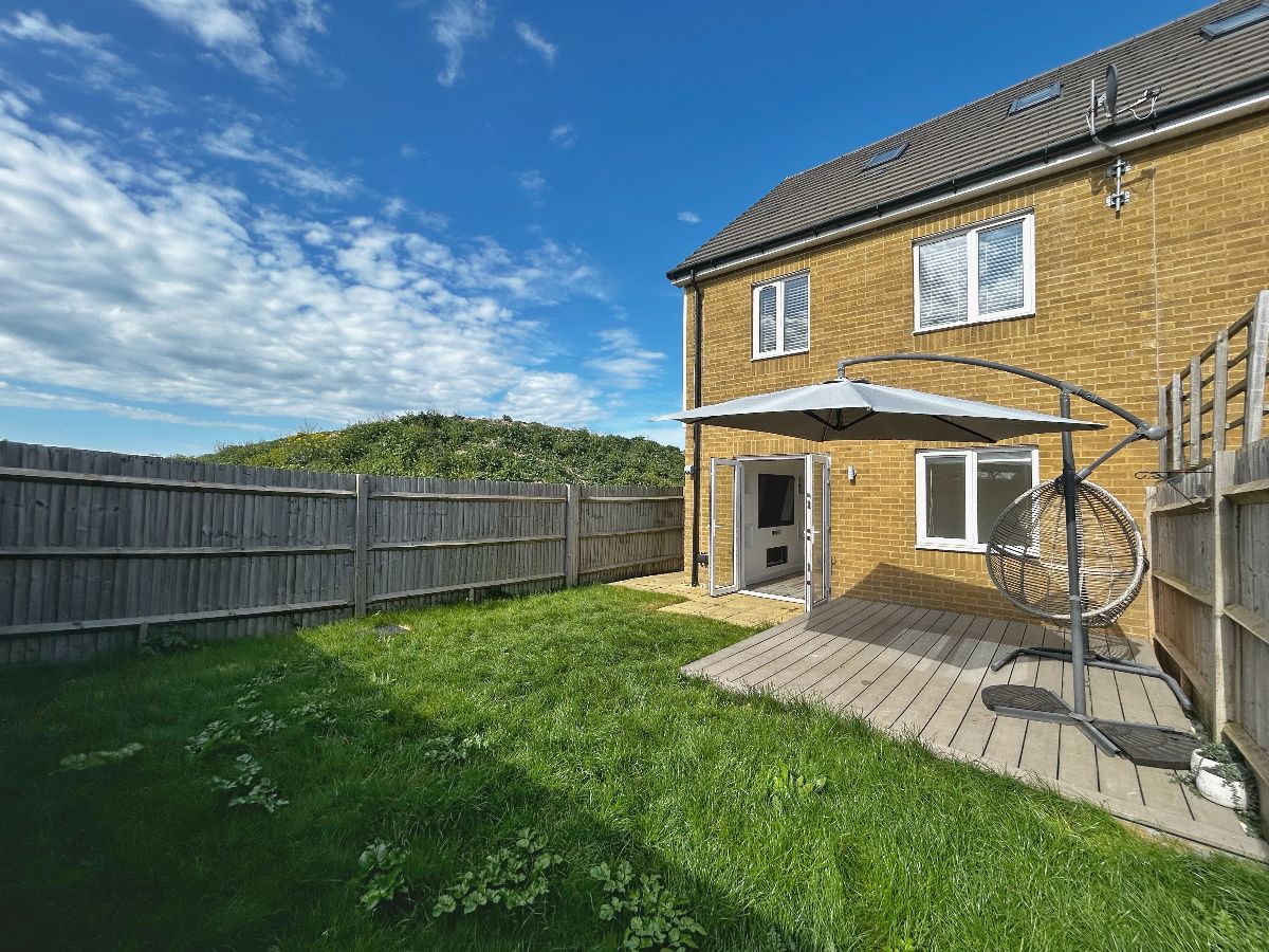 House Bootes Close in Manston